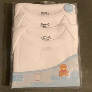 NEW in package.  3body suit onesies size 18-24 mos